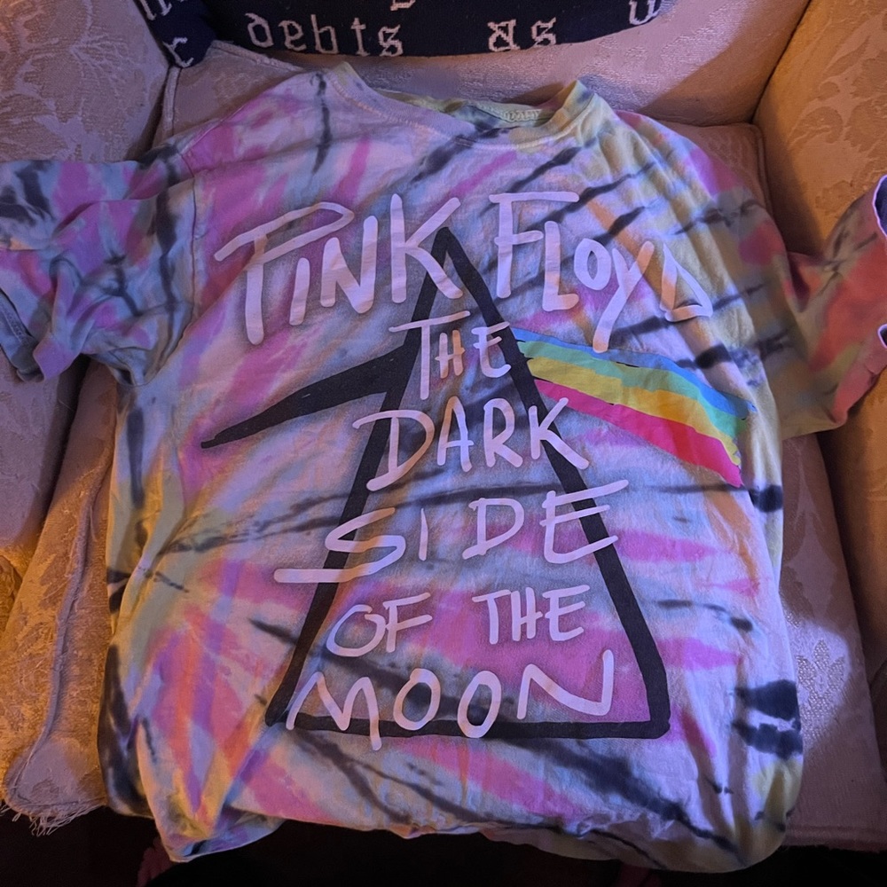 tie die pink floyd ‘the dark side of the moon’ graphic tee
